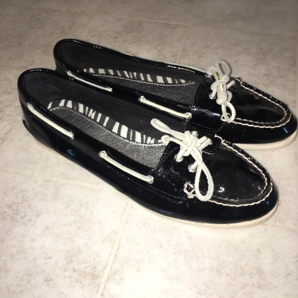 Sperry Shoes - size 9 black Sperry shoes